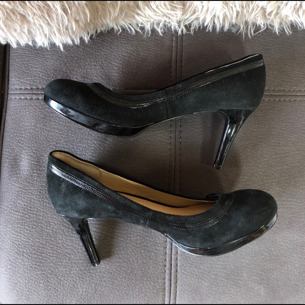 🩷SOLD❤️NINE WEST Black Suede Heels Size 8.5 - Picture 2 of 10